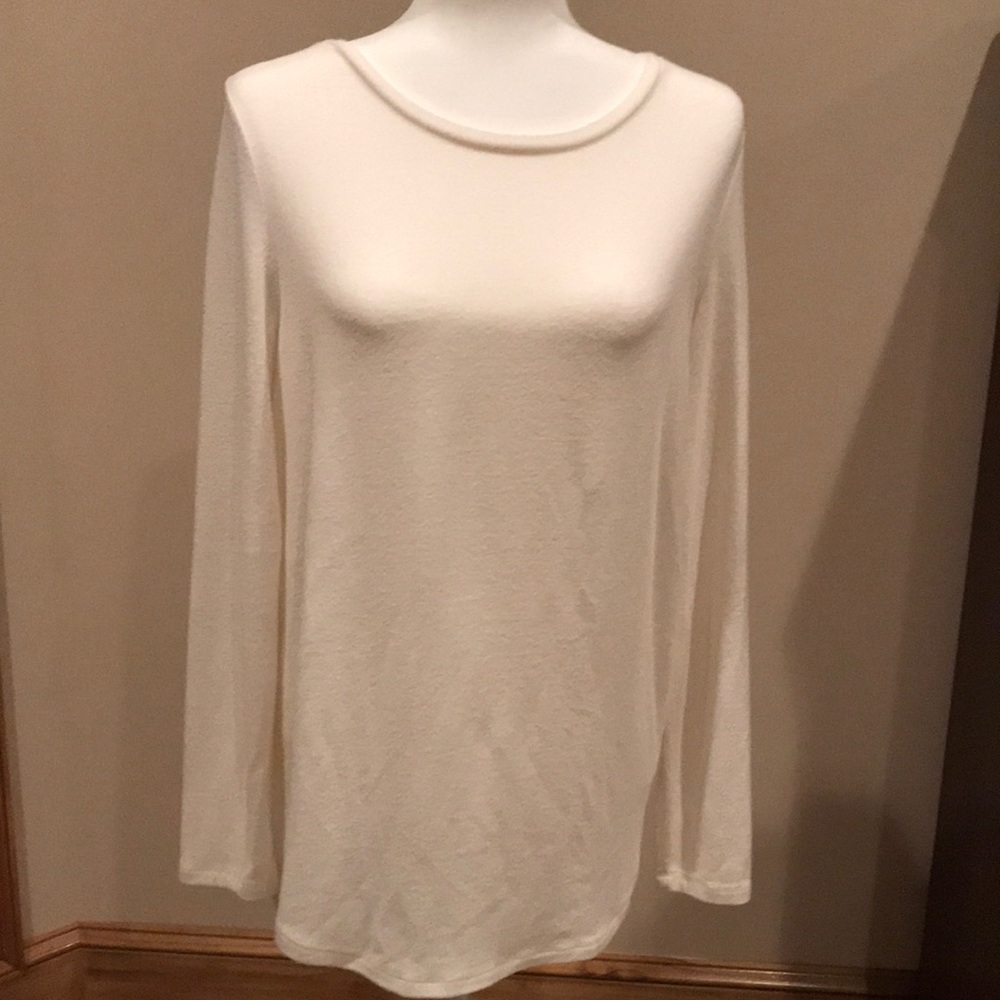 Old Navy shirt sweater like. Ivory